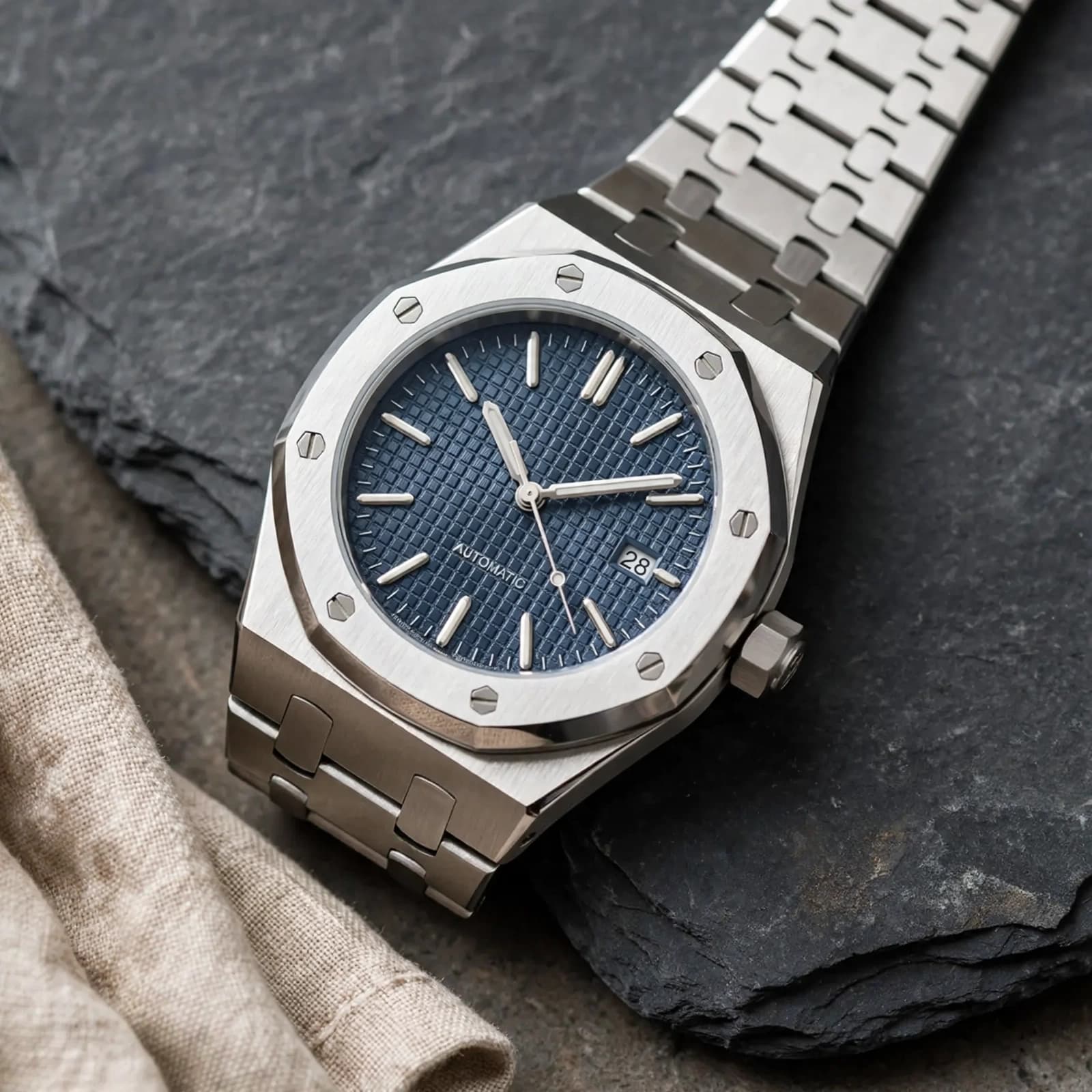 Anteprima di 41mm Integrated-Bracelet Sports Watch